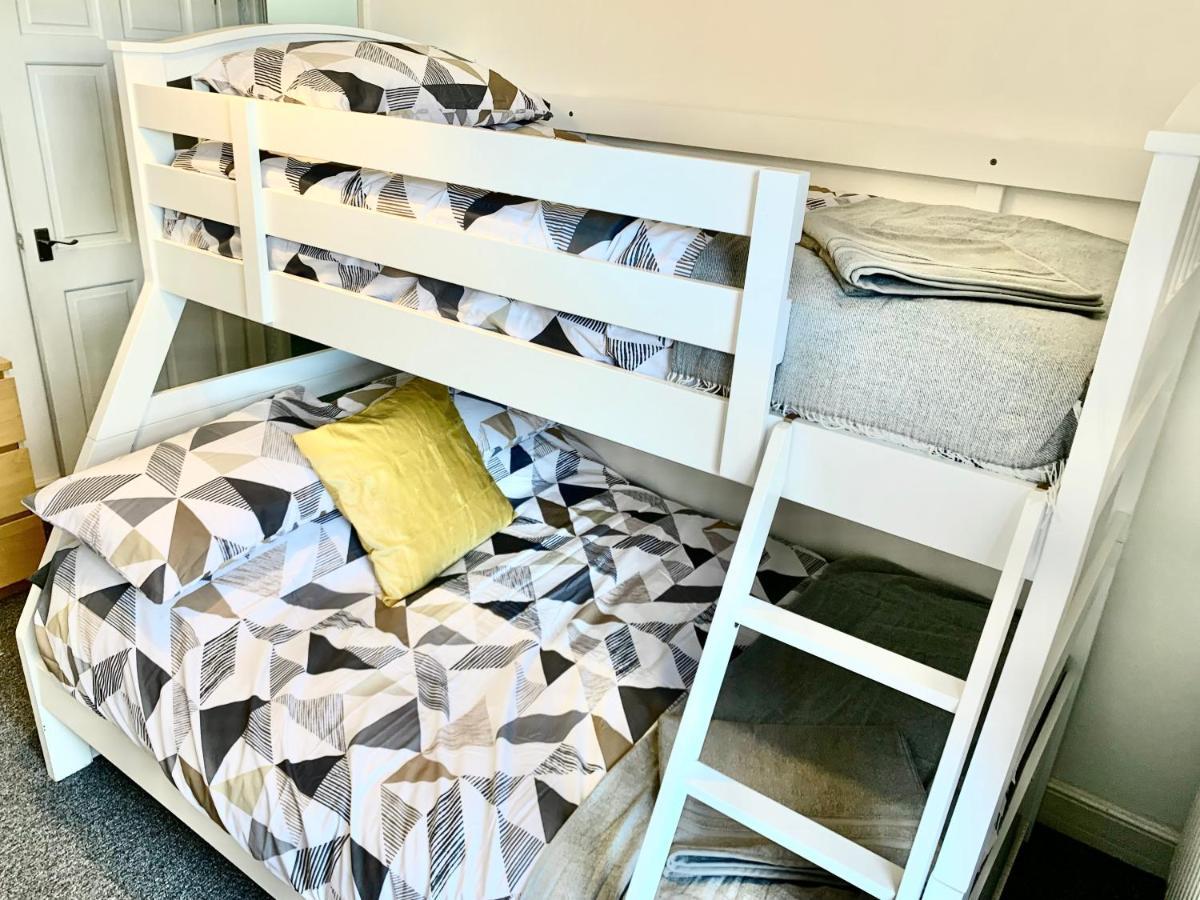 Contemporary 2 Bedroom Victorian Town House - Sleeps Up To 6 Kimberley  Bagian luar foto