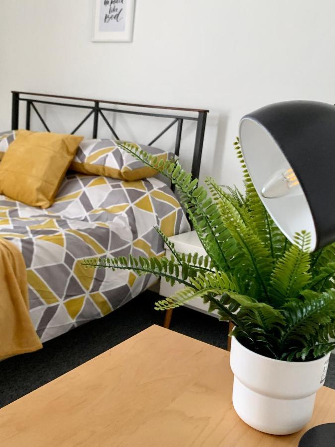 Contemporary 2 Bedroom Victorian Town House - Sleeps Up To 6 Kimberley  Bagian luar foto
